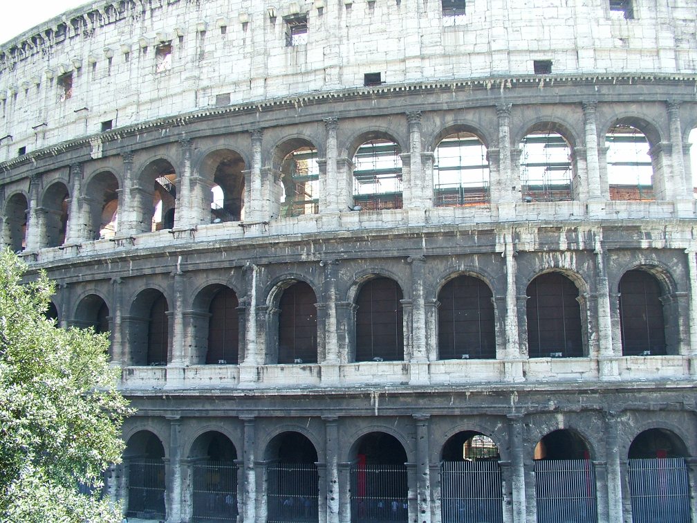 DSCF1980_Rome_Colosseum.jpg